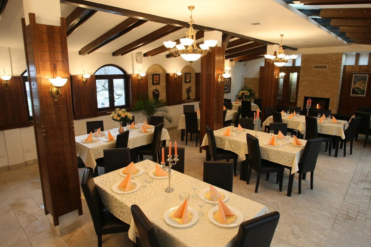 Hotel Roco Izvin Exterior photo